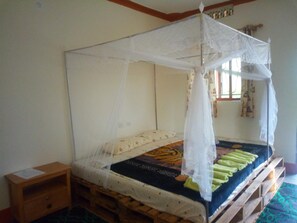Desk, rollaway beds, free WiFi, bed sheets