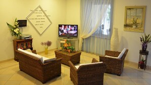 Ảnh chưa phân loại, 2 trong số 22 ảnh, nút