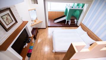 Family Quadruple Room, Multiple Beds | Individually decorated, desk, soundproofing, free WiFi