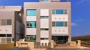 Front of property - Theday Inn (Magong)
