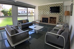 TV - Hotel Portbo (Palafrugell)