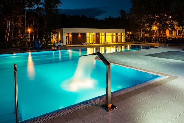 Innenpool, Außenpool