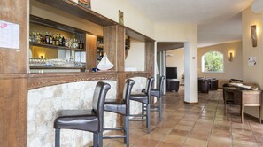 Bar (en la propiedad)