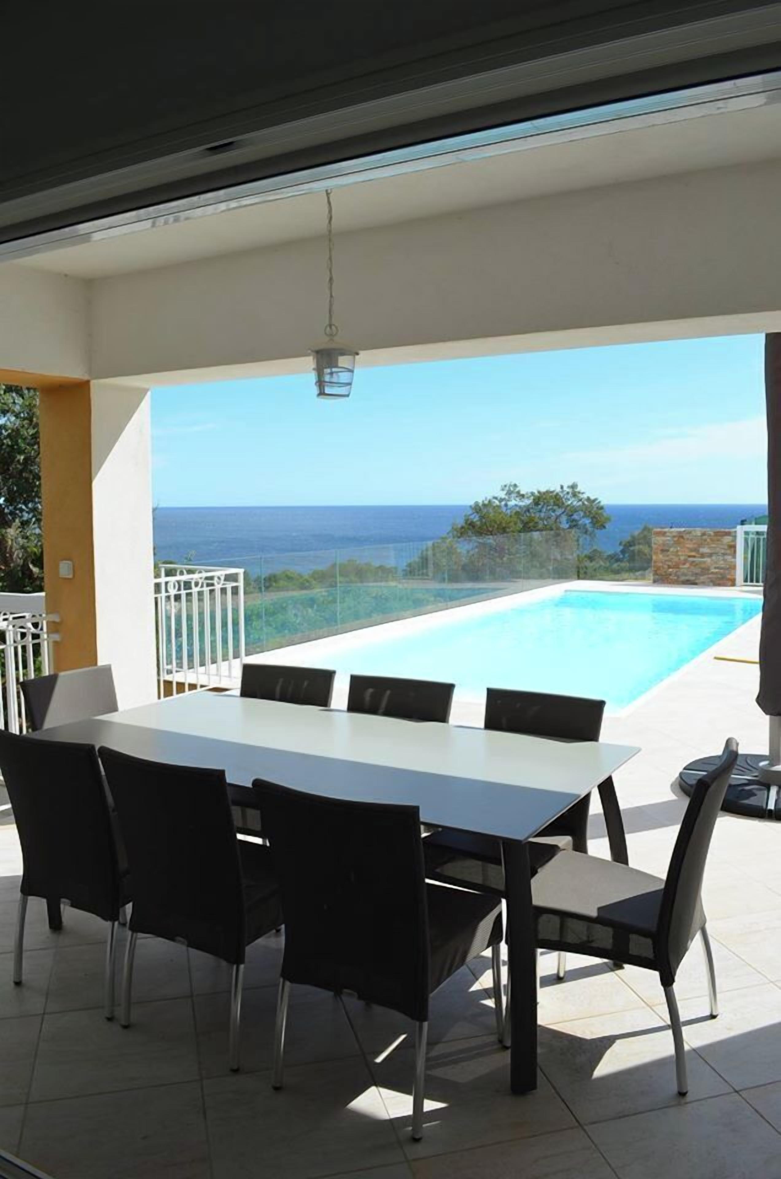 Panoramic-Villa | Hochwertige Bettwaren, Zimmersafe, Verdunkelungsvorhänge