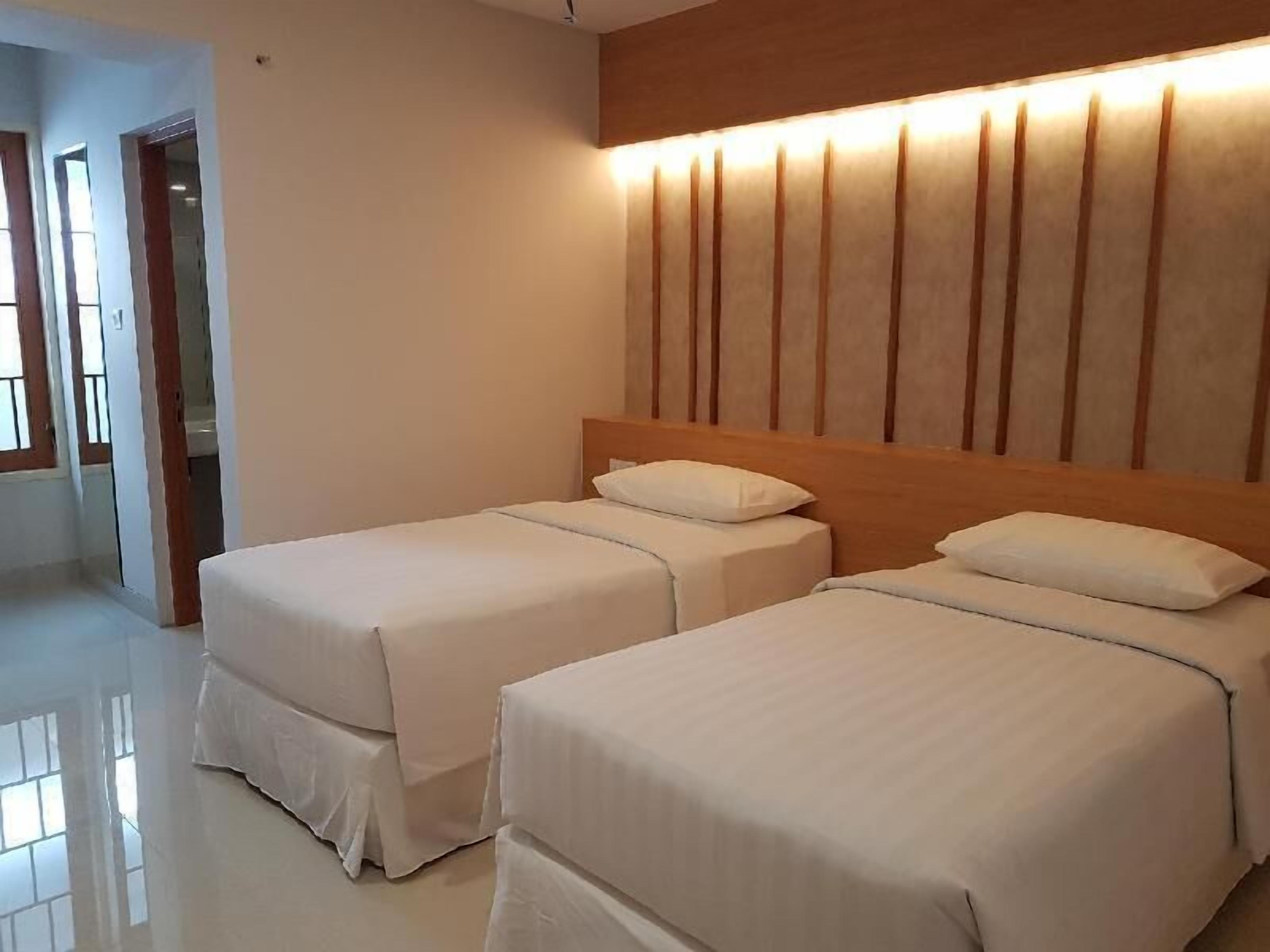 Premium bedding, desk, soundproofing, free WiFi