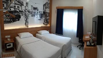 Premium bedding, desk, soundproofing, free WiFi