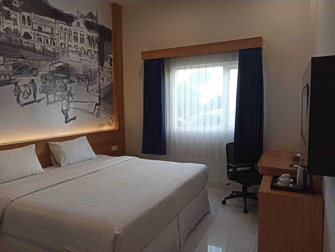 Premium bedding, desk, soundproofing, free WiFi