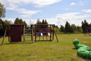 Children’s play area – outdoor