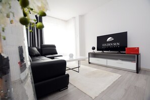 Apartment (Solna 11/C/105) | Wohnbereich | Flachbildfernseher