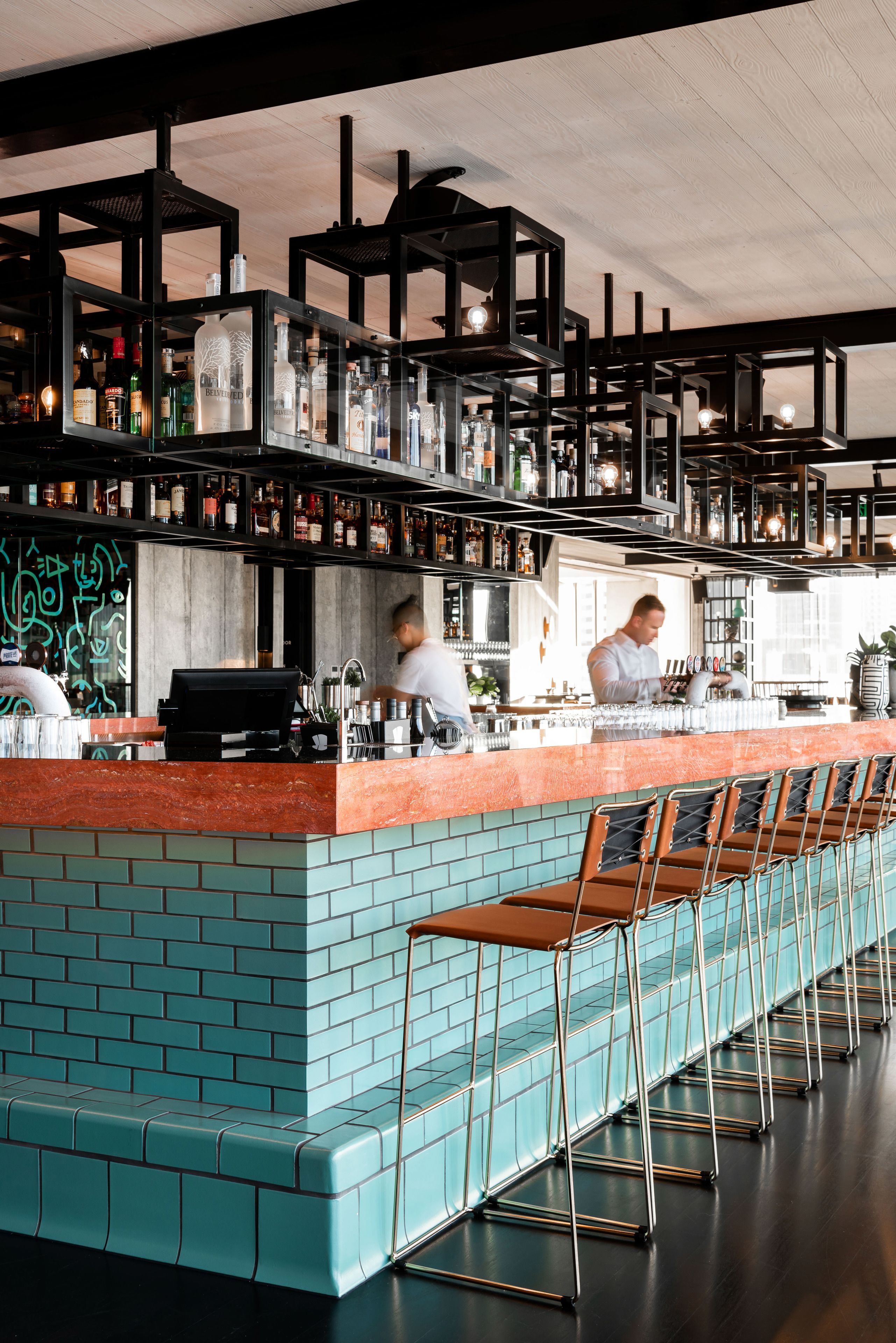 Bar (trong khuôn viên)