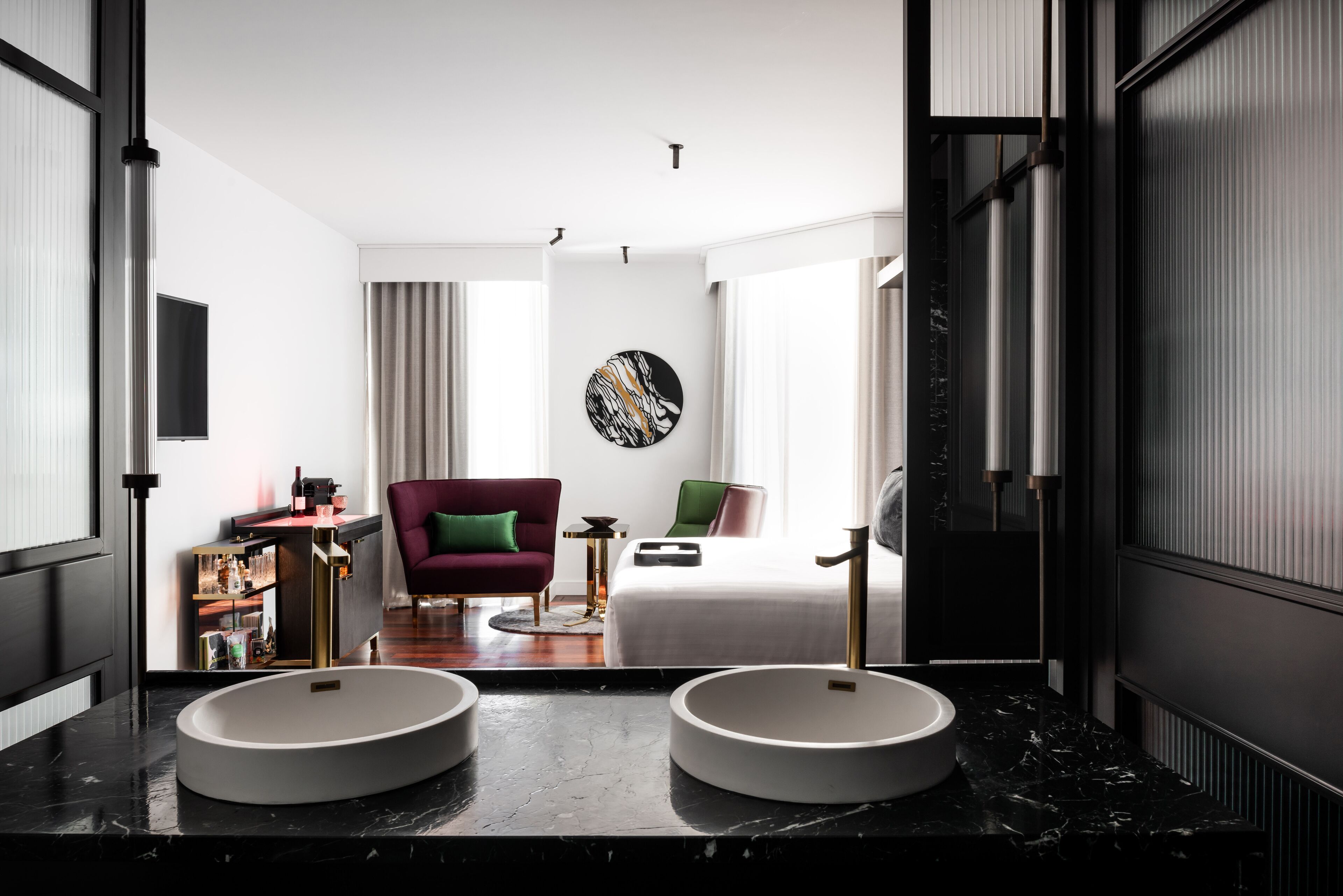 qt executive king	 | bathroom | designer toiletries, hair dryer, bathrobes, slippers