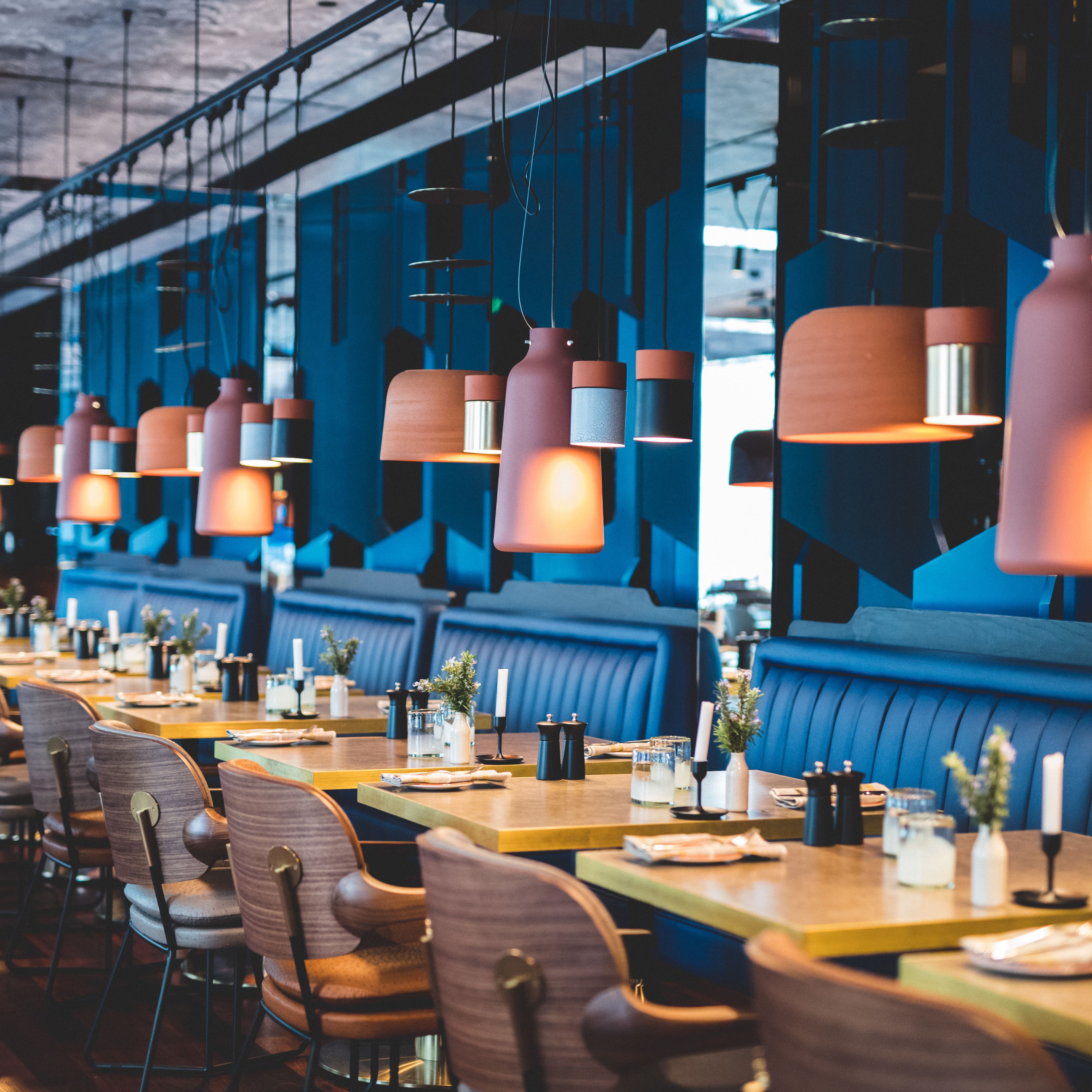 2 restaurants, breakfast, lunch, dinner served; Italian cuisine 