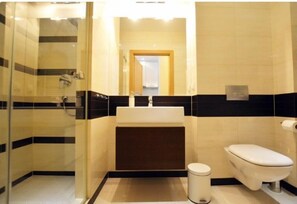 Apartment (Apartment (Baltyk, Spacerowa 12/2)) | Bathroom | Shower, free toiletries, hair dryer, towels - Golden Sun Apartments  - Grzybowo (Kolobrzeg)