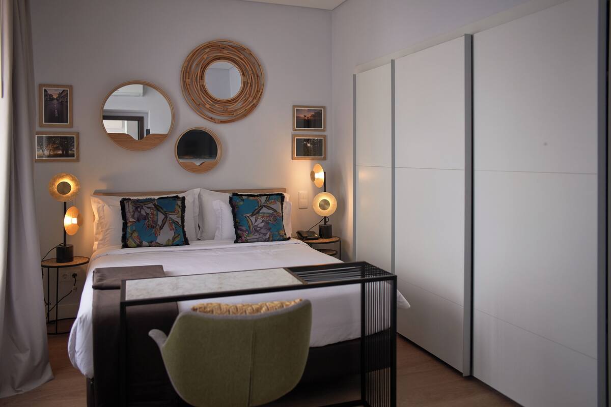 Minibar, in-room safe, desk, soundproofing