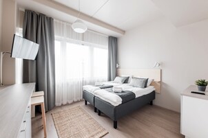 Cortinas blackout, tabla de planchar con plancha y wifi gratis