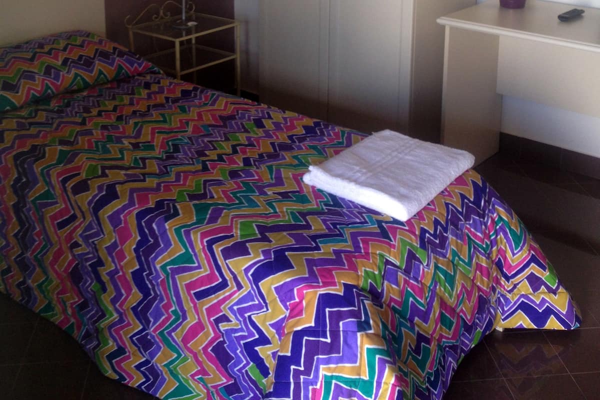 Standard Twin Room, Refrigerator, Garden Area | Desk, free WiFi, bed sheets