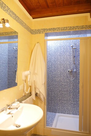 Chambre Double | Salle de bain