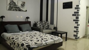 Apartment | Iron/ironing board, rollaway beds (surcharge), WiFi (free), bed sheets