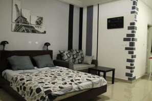 Apartment | Iron/ironing board, rollaway beds, free WiFi, bed sheets - 7ème Tranche Ideal Pour Professionnel (Abidjan)