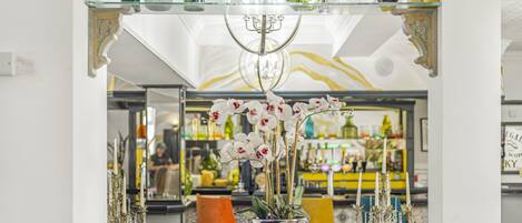 Luxury House, Accessible, Private Bathroom | Bar (on property)