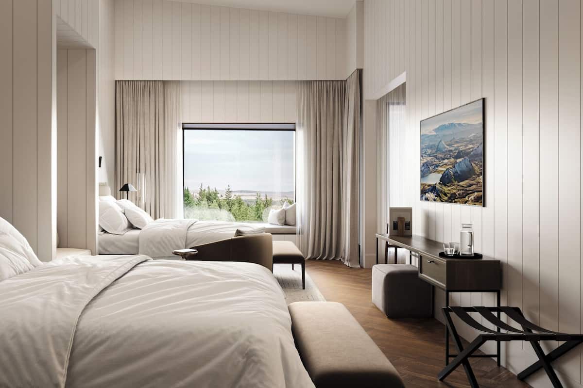 Junior Quadruple Room, Mountain View | Peralatan tempat tidur premium, item bar mini percuma 