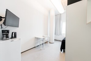 シングルルーム | デスク、WiFi (無料)、ベッドシーツ