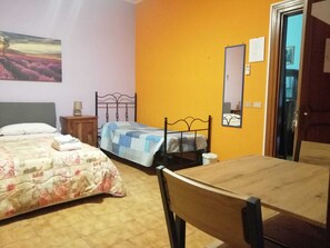 Chambre Double, salle de bains privée