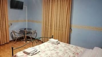 Chambre Double, salle de bains commune
