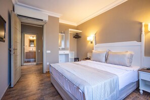Junior Suite, Pool View | In-room safe, free WiFi, bed sheets - Olbios Marina Resort (Erdemli)