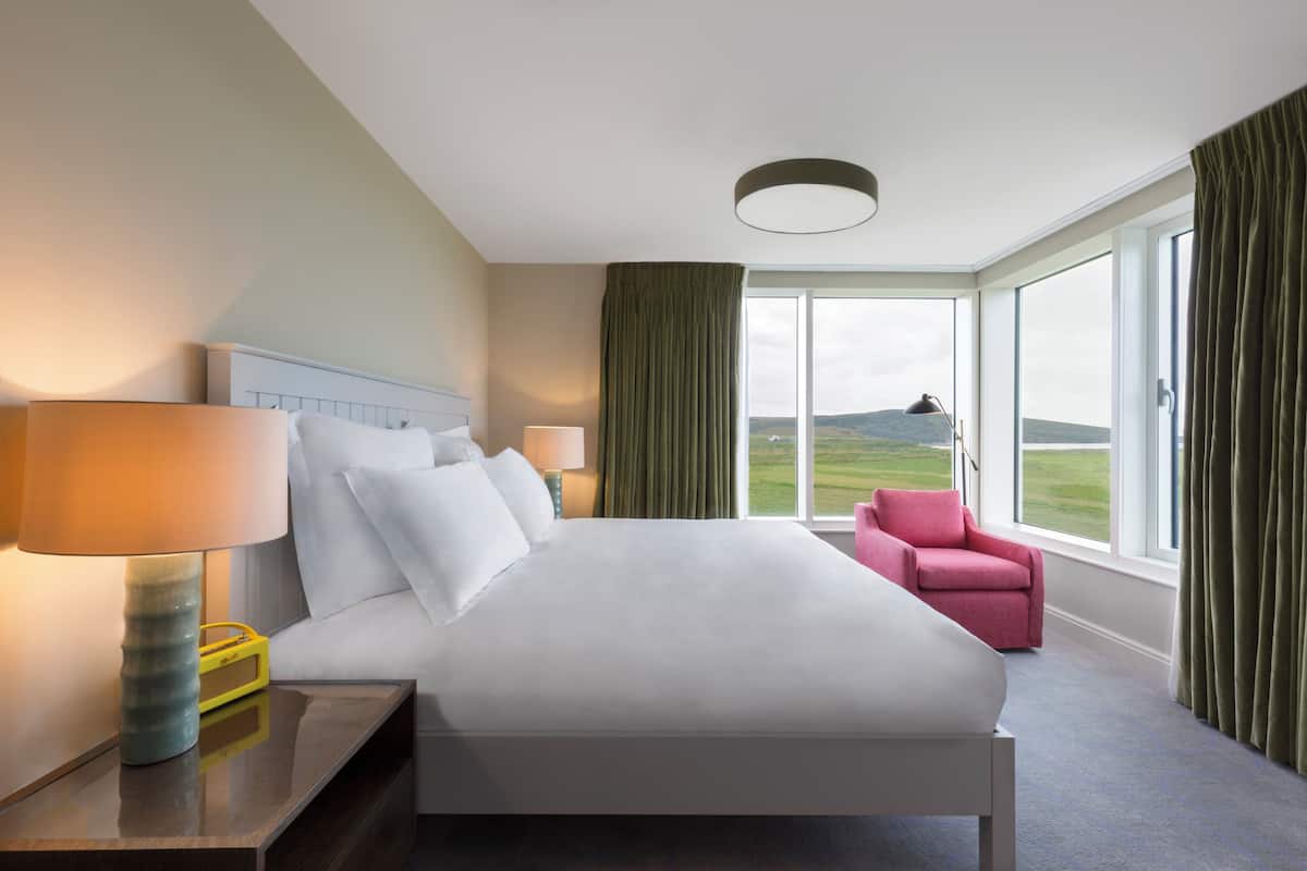 Premium bedding, minibar, in-room safe, desk