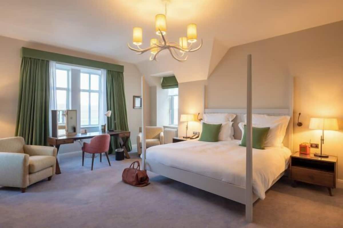 1 bedroom, premium bedding, minibar, in-room safe