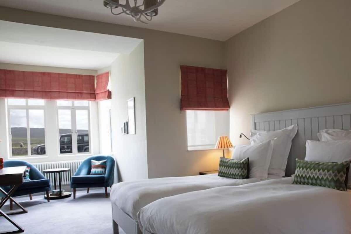 1 bedroom, premium bedding, minibar, in-room safe