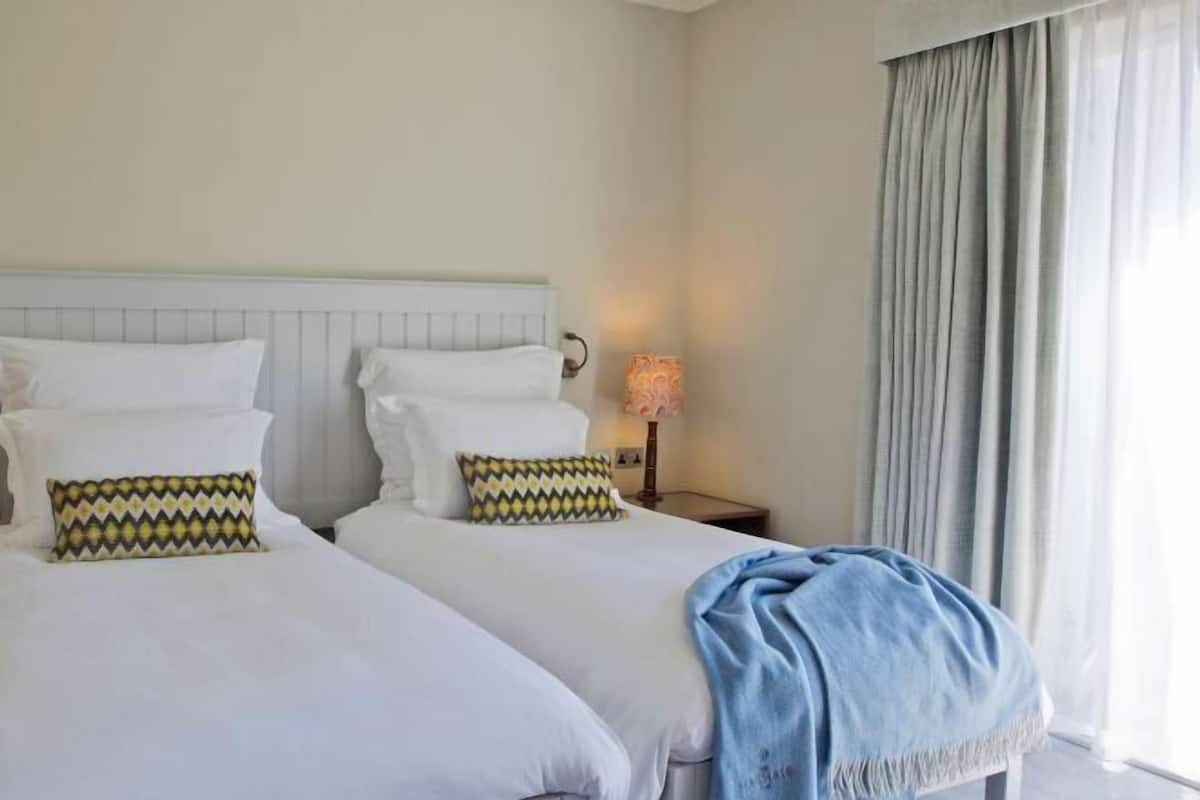 1 bedroom, premium bedding, minibar, in-room safe