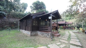 Deluxe Cottage | 1 bedroom, in-room safe, individually furnished, free WiFi