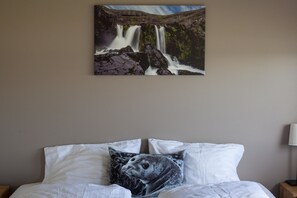 Double or Twin Room, Private Bathroom | Desk, free WiFi, bed sheets - Guesthouse Svínavatn (Blönduós)