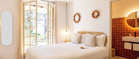 Junior Room | Premium bedding, memory foam beds, desk, blackout drapes