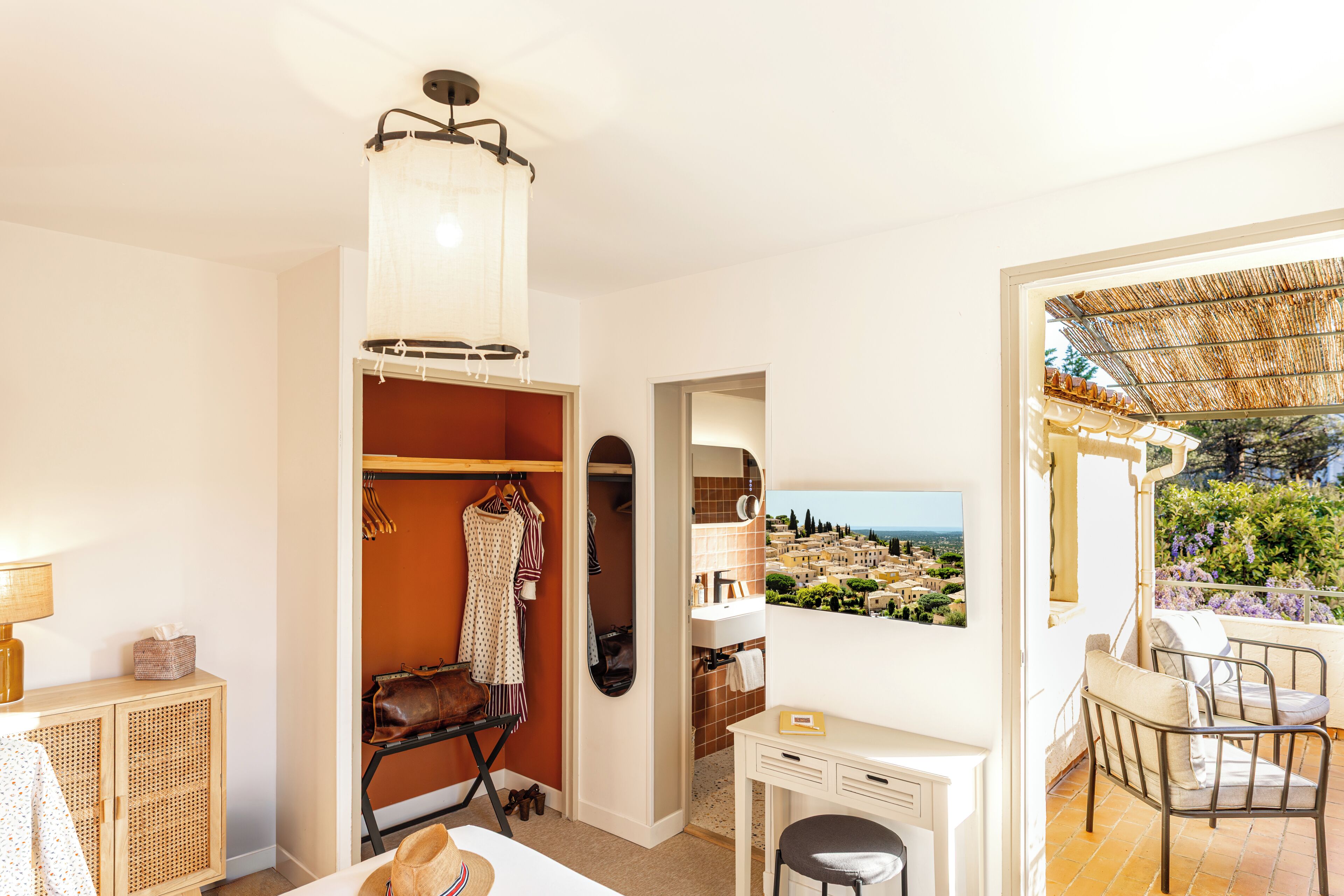 Literie de qualité supérieure, matelas mémoire de forme, bureau