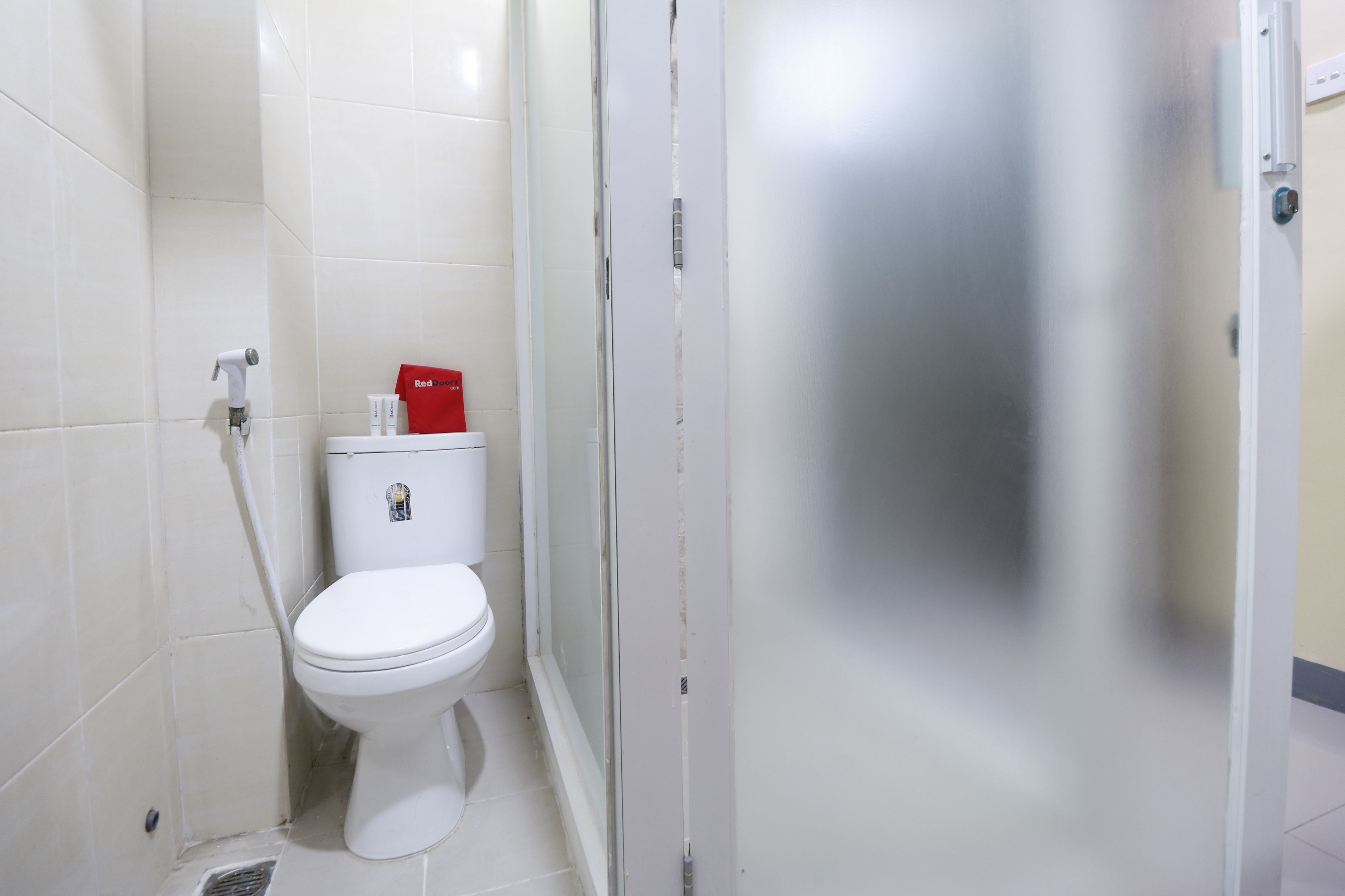 Foto - RedDoorz near ITC Cempaka Mas