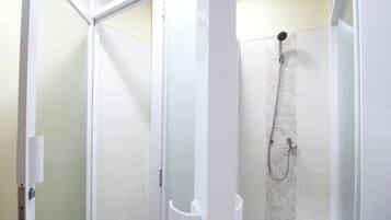 Shower, free toiletries, towels
