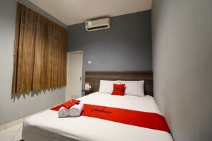 Quarto casal | Escrivaninha, Wi-Fi de cortesia, roupa de cama