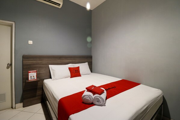 Quarto casal | Escrivaninha, Wi-Fi de cortesia, roupa de cama