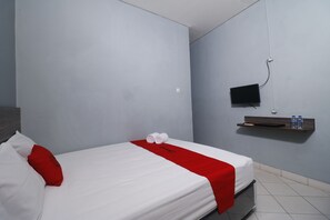 Quarto casal | Escrivaninha, Wi-Fi de cortesia, roupa de cama