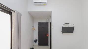 Kamar Double | Meja kerja, Wi-Fi gratis, dan seprai linen