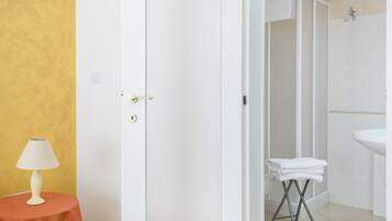 Comfort Quadruple Room, Tower | Premium bedding, desk, cribs/infant beds, free WiFi