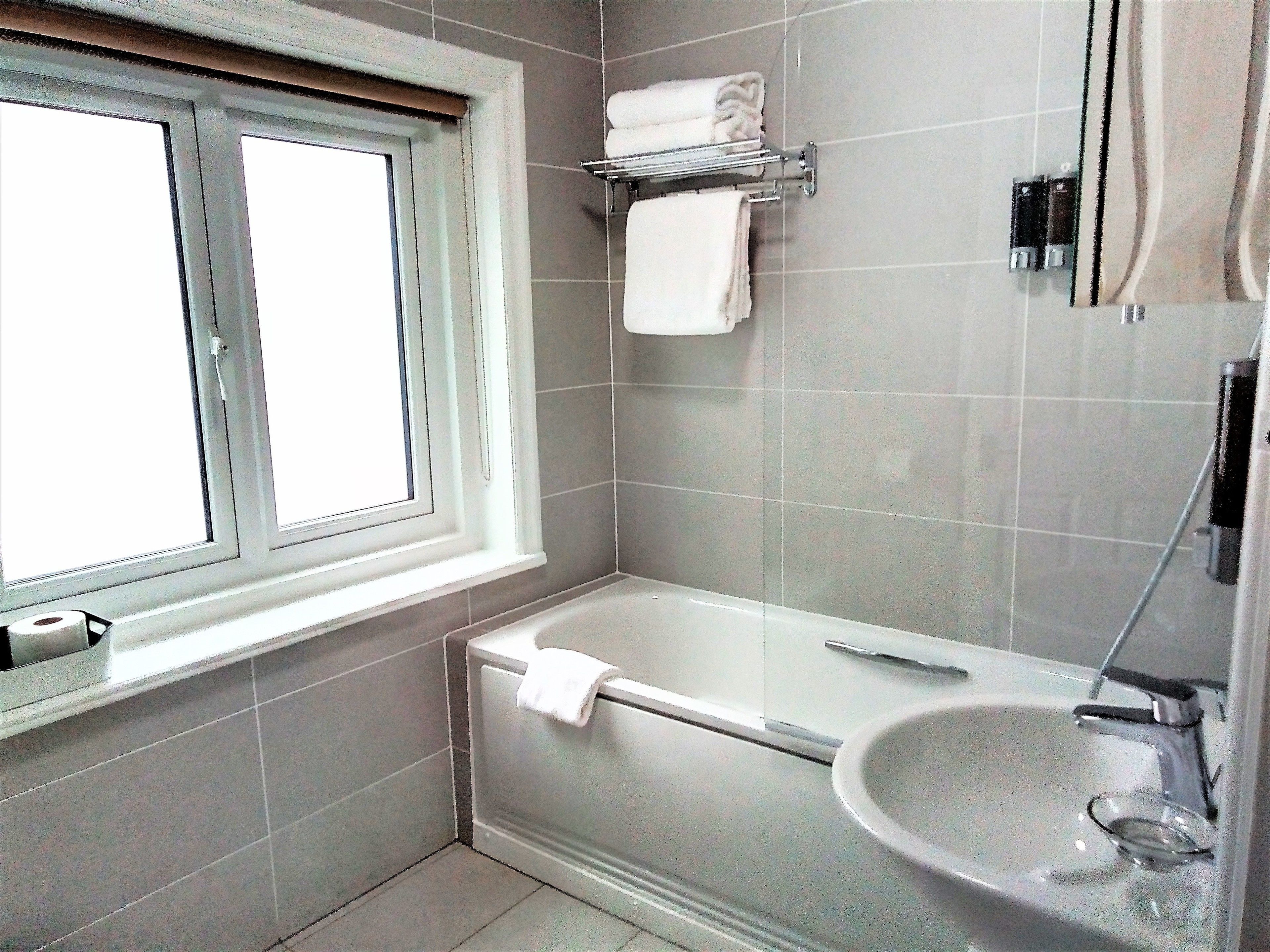 superior apartment, 1 bedroom | bathroom | shower, free toiletries, hair dryer, towels