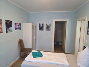 Basic Double or Twin Room, 2 Twin Beds | Cribs/infant beds, rollaway beds, free WiFi, bed sheets