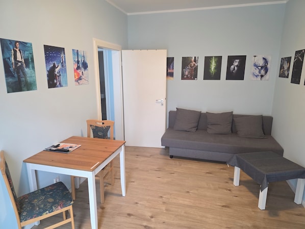 Basic Double or Twin Room, 2 Twin Beds | Cribs/infant beds, rollaway beds, free WiFi, bed sheets