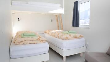 Triple Room | Soundproofing, free cribs/infant beds, travel crib, free WiFi