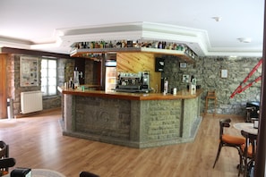 Bar (on property) - Balneario  Caldas de Luna (Sena de Luna)