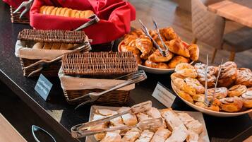 Desayuno a la carta gratuito y diario